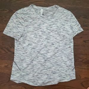 Lululemon T-Shirt Size 4